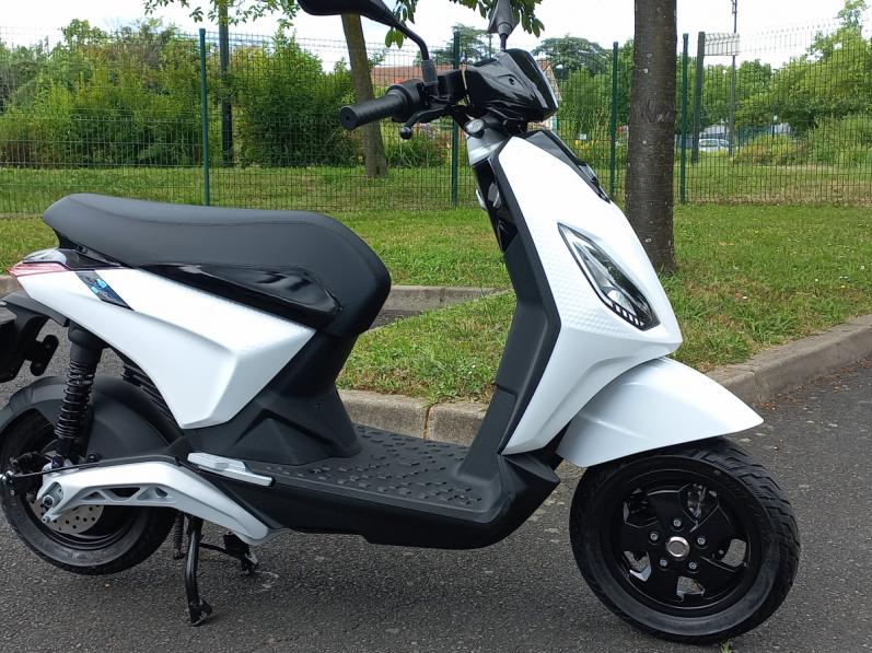 PIAGGIO 1 ACTIVE 