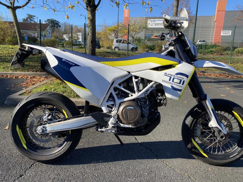 HUSQVARNA 701 SUPERMOTARD