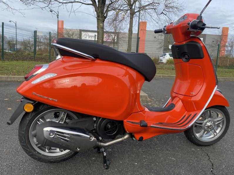 VESPA PRIMAVERA 125
