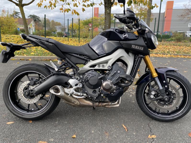 YAMAHA MT-09